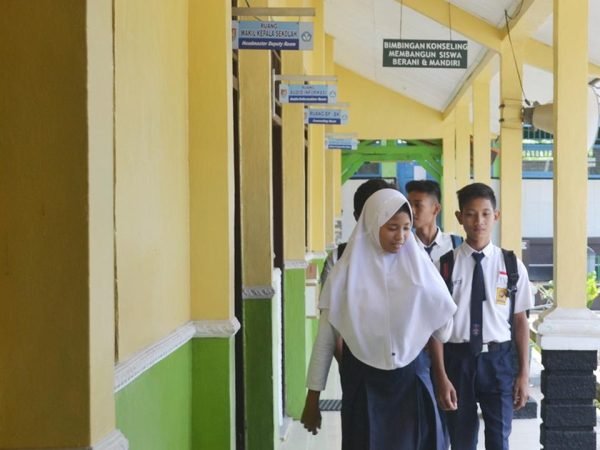 Jarang Diperhatikan, Ini Filosofi Seragam Sekolah yang Perlu Kamu Ketahui